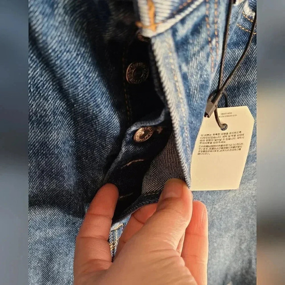 Levi's Premium 501 Original Cropped Jean - Picture 6 of 7
